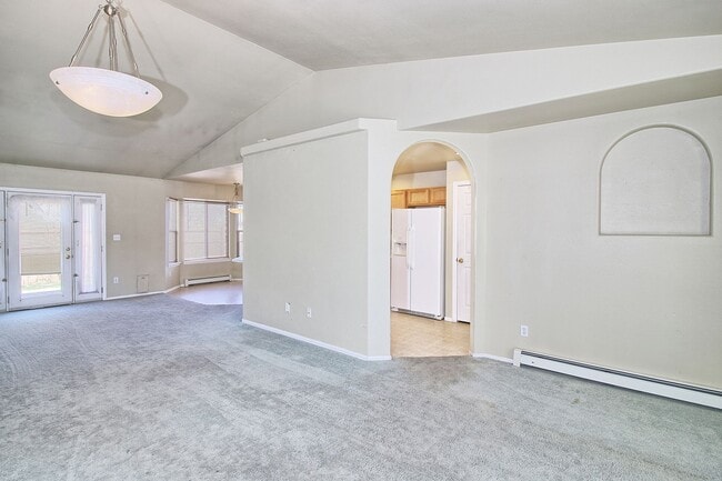 Building Photo - 850 Henry Cir