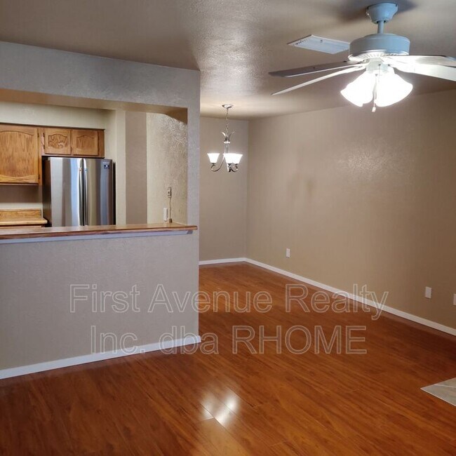 Building Photo - 3022 Forest Ln