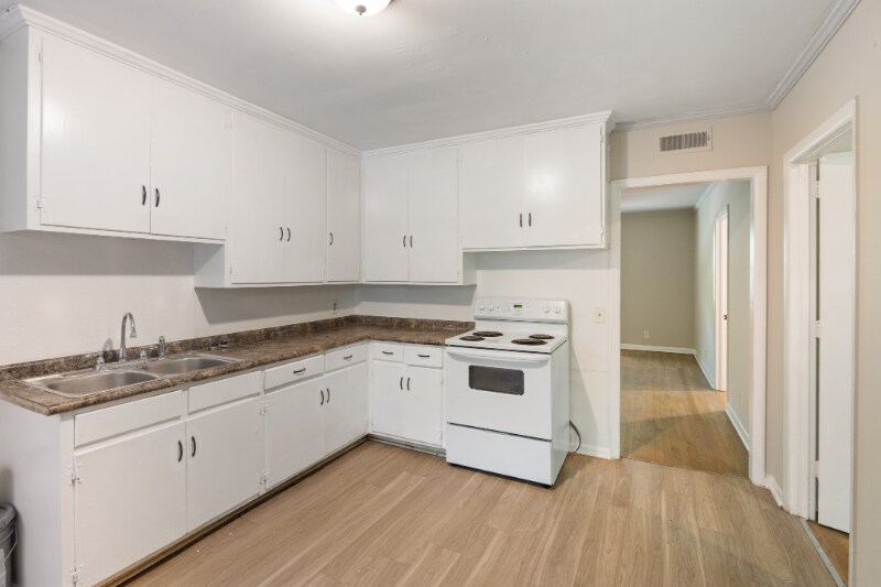 Building Photo - 2211 Morehead Ave