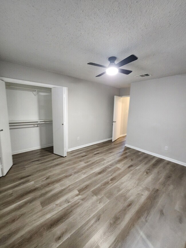 2nd Bedroom - 213 W William Cannon Dr