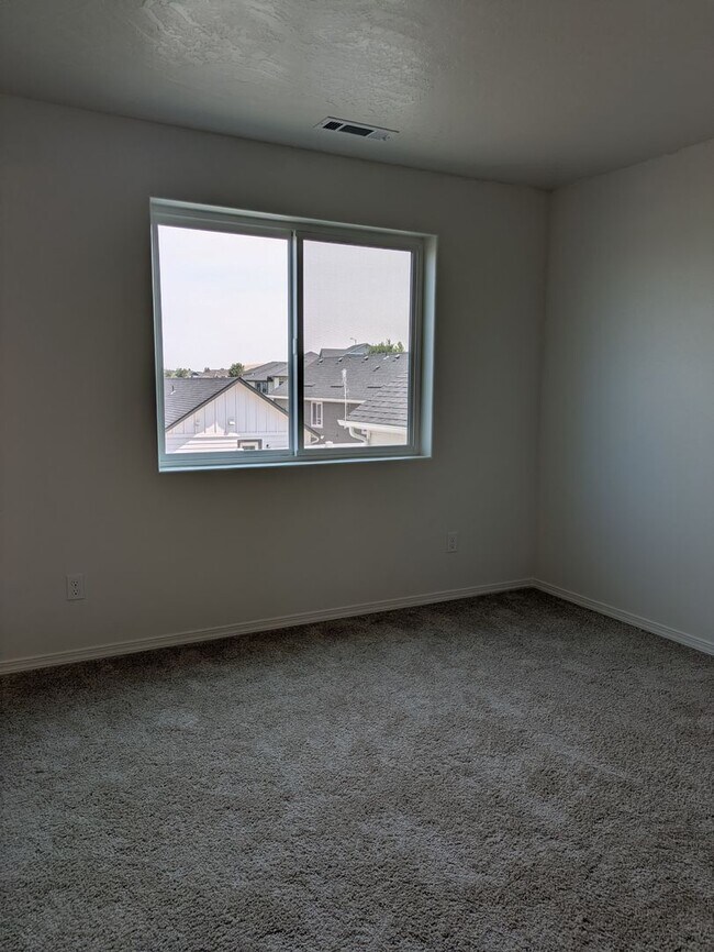 Building Photo - 3679 S Penn Pl
