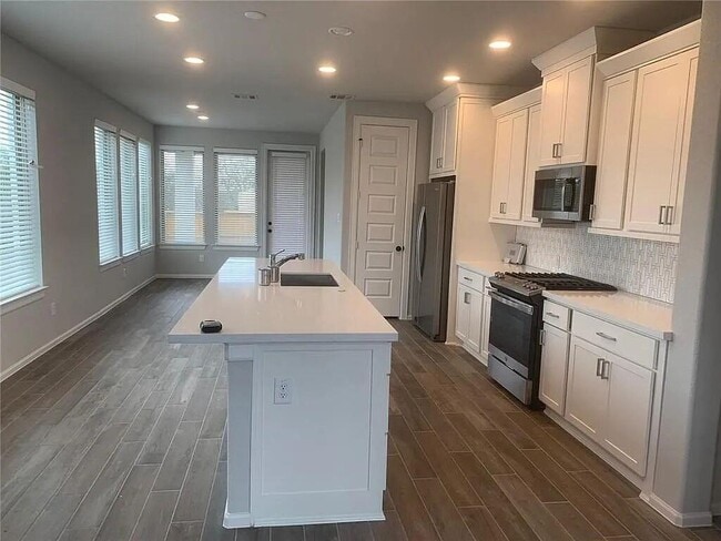 Building Photo - 936 Azul Lagoon Dr