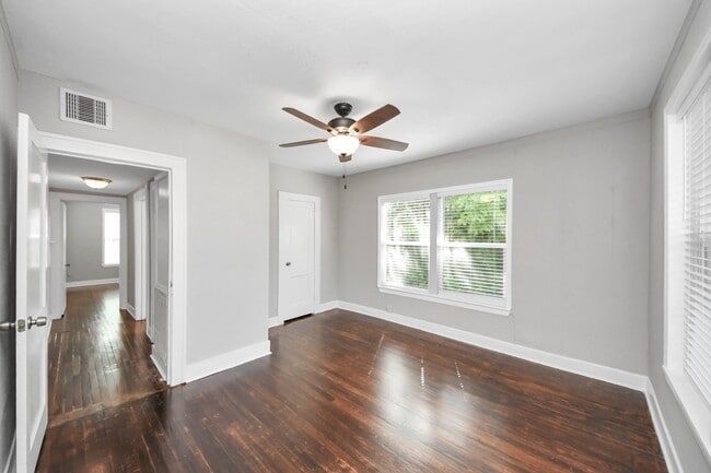 Building Photo - 2817 Truxillo St