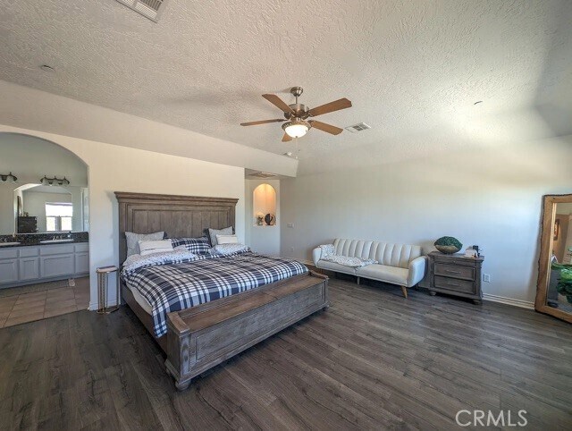 Building Photo - 7438 Woodcliff St