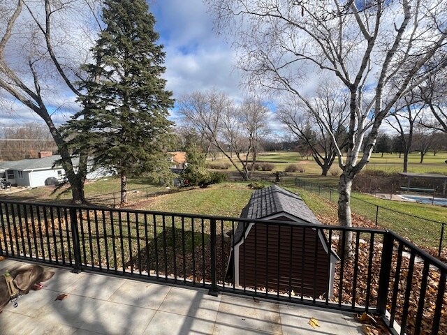 Building Photo - 906 N Allen Ave