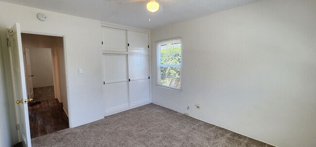 Building Photo - Coronado: Charming 2bd/1ba Village House w...