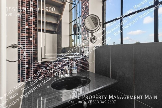 Building Photo - E&B Brewery’s Eastern Market 3-Story Priva...