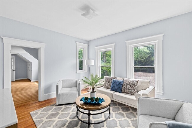 Building Photo - 225 Pleasant St