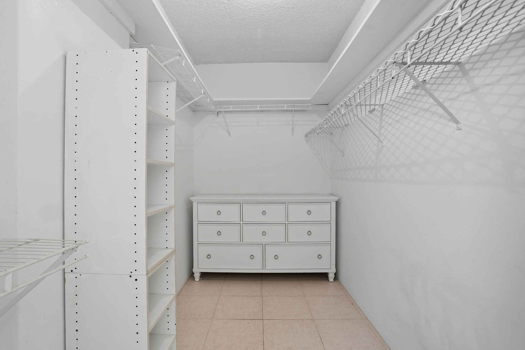 Walk-in closet - 800 West Ave