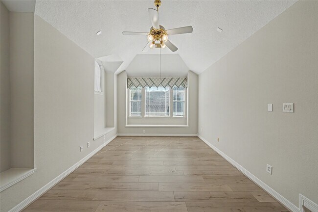 Building Photo - 5807 Bayberry Way