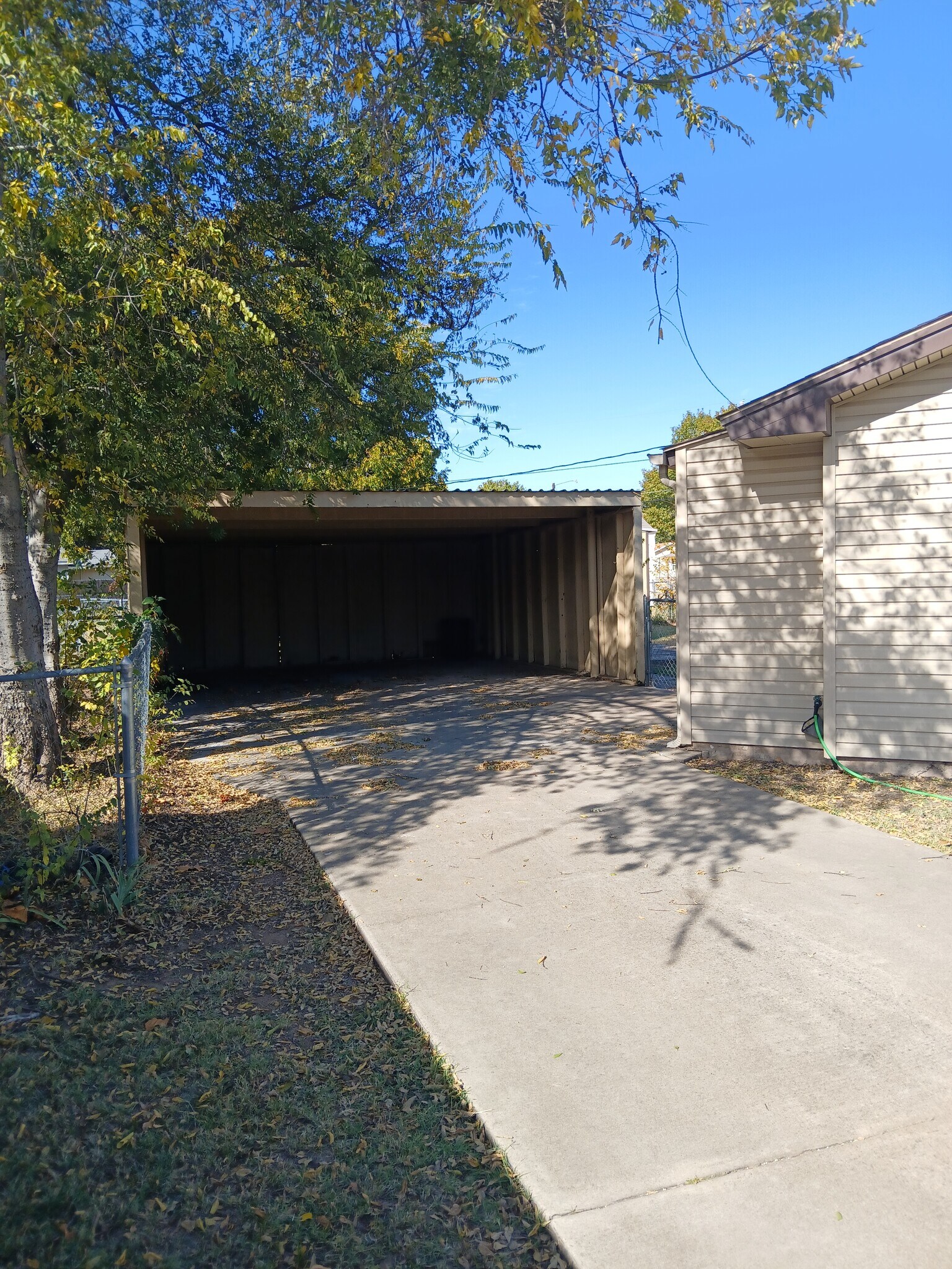 Building Photo - 2911 Featherston Avenue