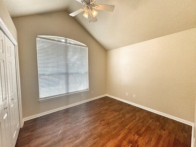 Building Photo - 2062 N Ranch Estates Blvd