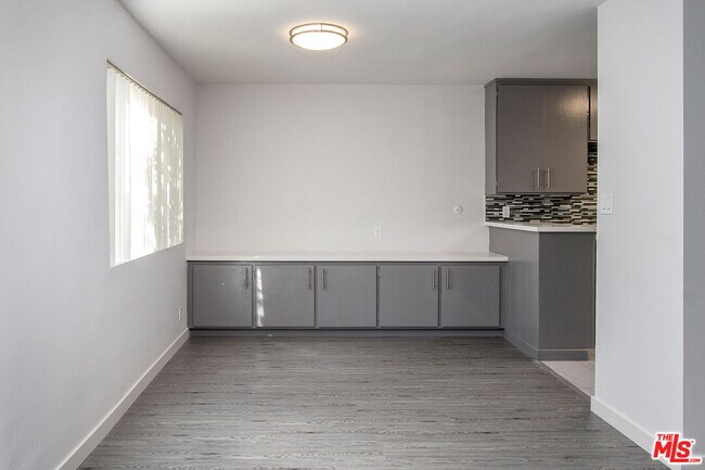 Building Photo - 450 S Los Robles Ave
