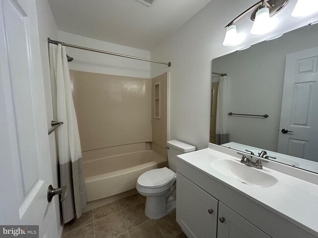 Building Photo - 4606A Aberdeen Dr