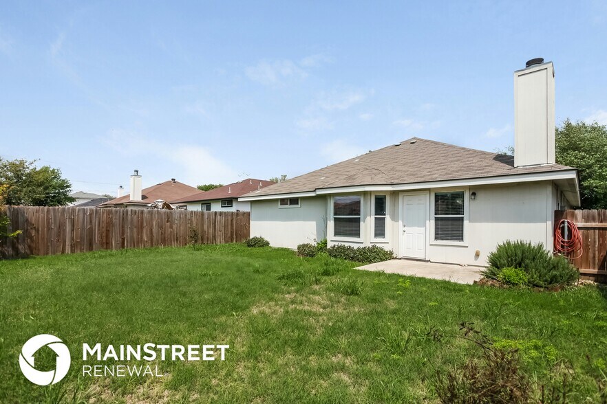 Building Photo - 8430 Whitebrush