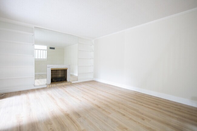 Building Photo - 317 Woodland Rd