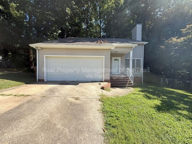 Building Photo - 3802 King Edward Ct