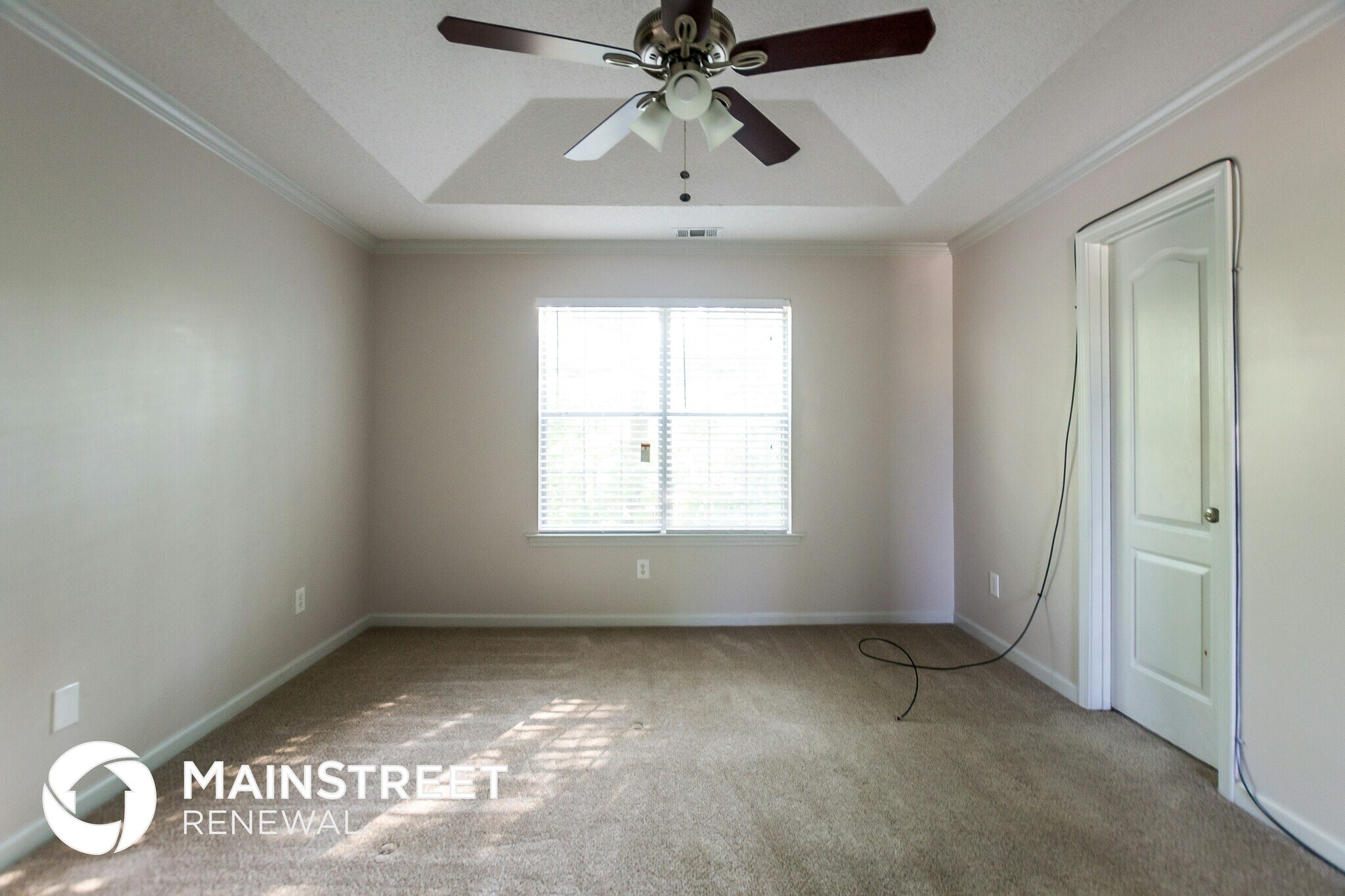 Building Photo - 720 White Oak Ct