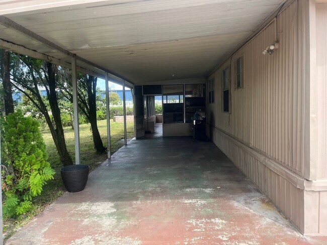 Building Photo - 7709 Brentwood Dr