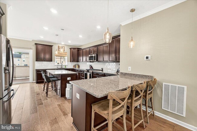 Building Photo - 22739 Tate St