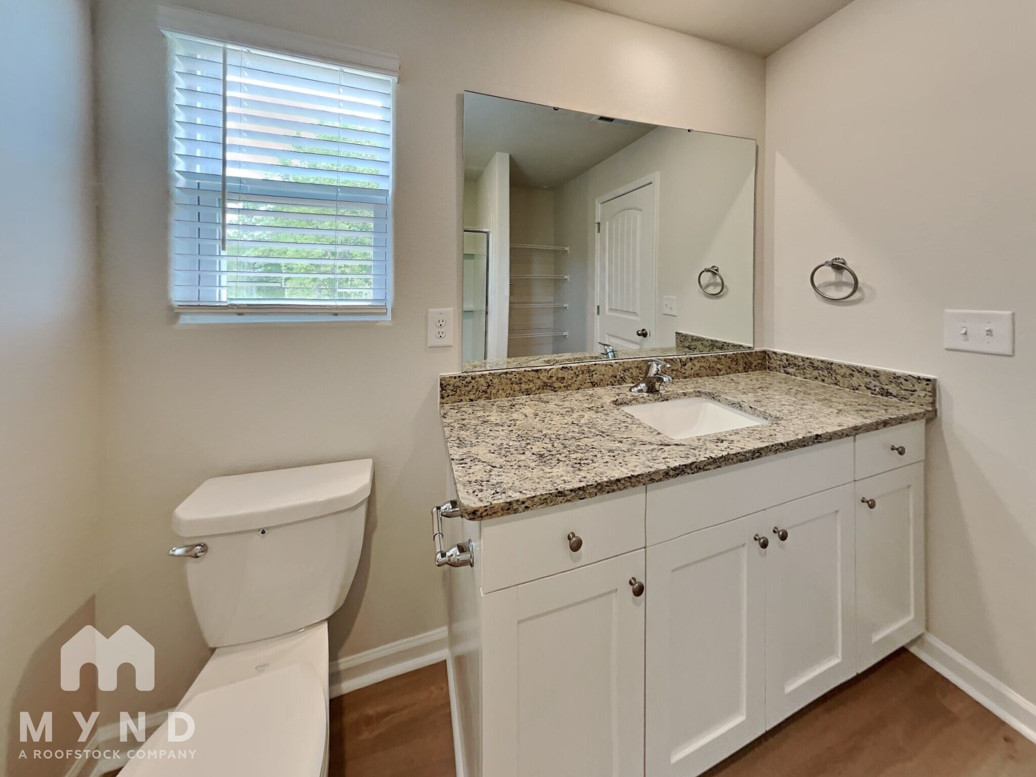 Building Photo - 282 Royal Mdw Dr