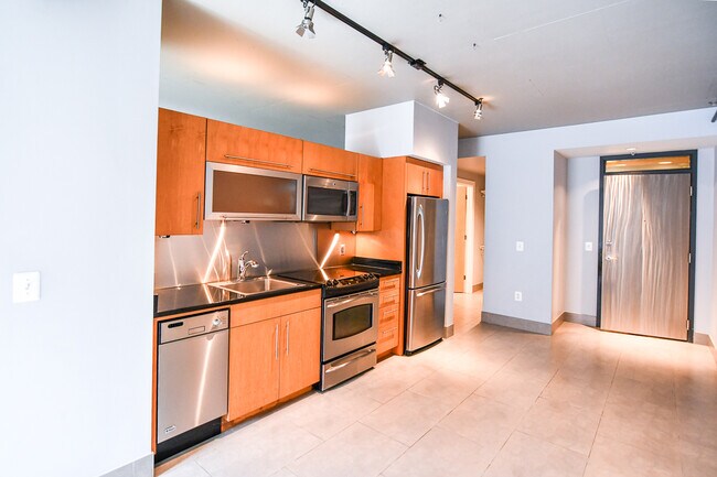 Building Photo - 1133 14th St NW