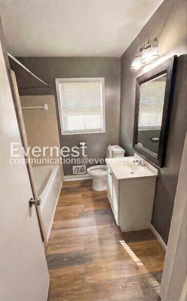 Building Photo - 1816 Doman Cir