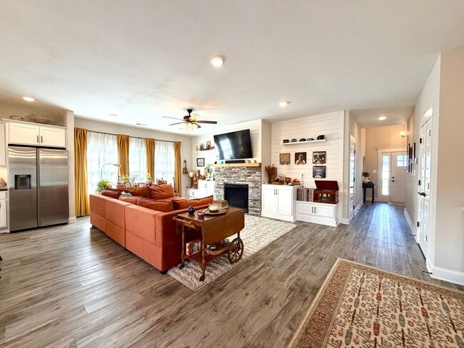 Building Photo - 1013 Berry Bnd