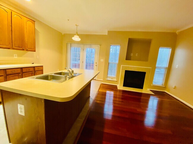 Building Photo - 1638 Benoli Ct