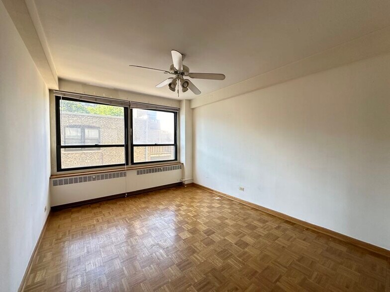 Building Photo - 4180 N Marine Dr