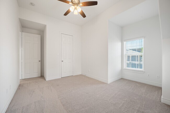 Building Photo - 2202 Hilshire Terrace Ct