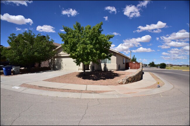 Primary Photo - 14325 Island Point Dr