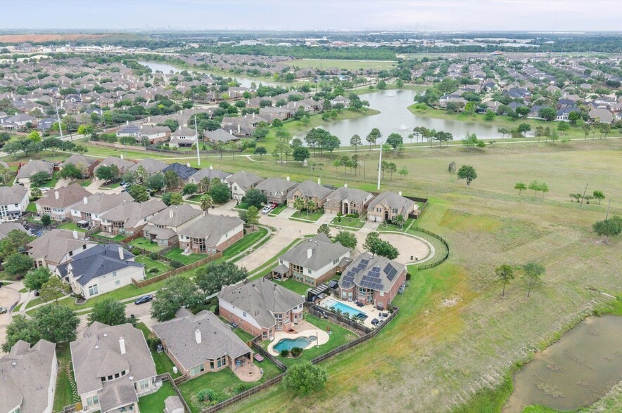 Building Photo - 13402 Great Creek Dr