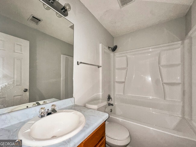 Building Photo - 615 Fieldcrest Dr