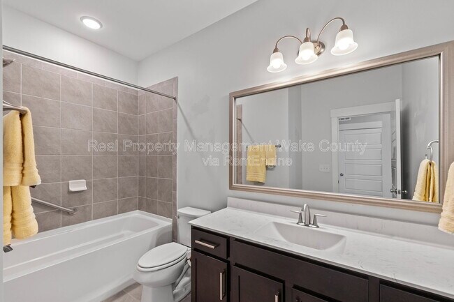 Building Photo - 410 Triumph Ln