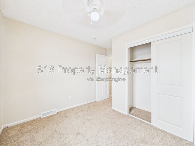 Building Photo - 168 SW Robin Rd