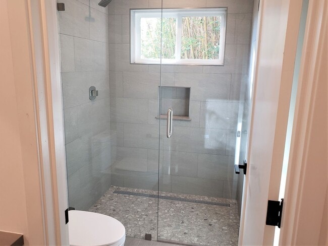 Building Photo - Newer Construction, 2BD/2BA House on Private Drive in Leucadia: Minutes to Beach, Town, YMCA!