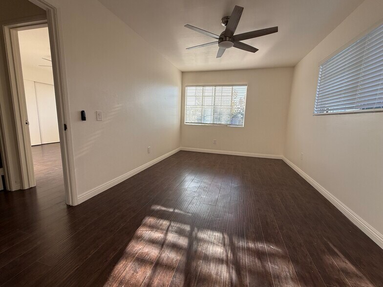 Building Photo - 2860 La Salle Ave