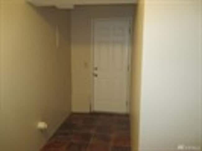 Building Photo - Woodinville Kingsgate Split