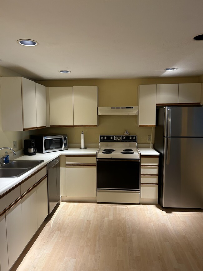 Building Photo - 34 Ocean Park Rd