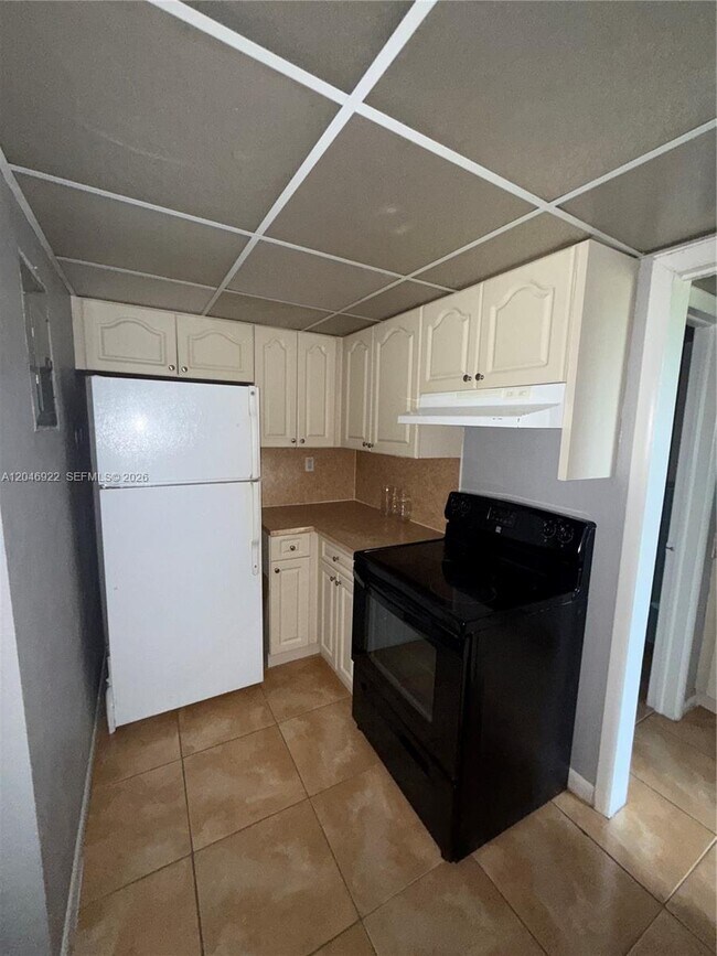 Building Photo - 6960 Miami Gardens Dr