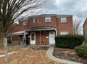 Building Photo - 1615 Parkline Dr