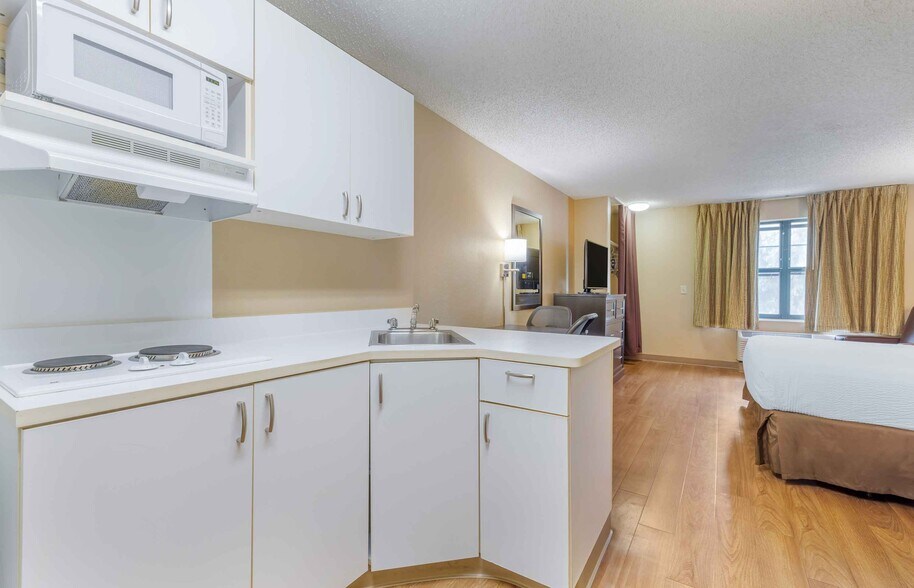 Building Photo - Furnished Studio-Temecula - Wine Country