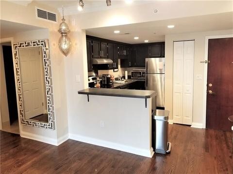 Kitchen area - 199 14th St NE