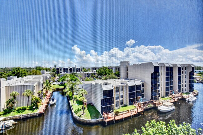 Building Photo - 17 Royal Palm Way