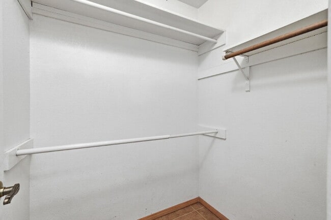 Building Photo - 1805 W Curry Dr