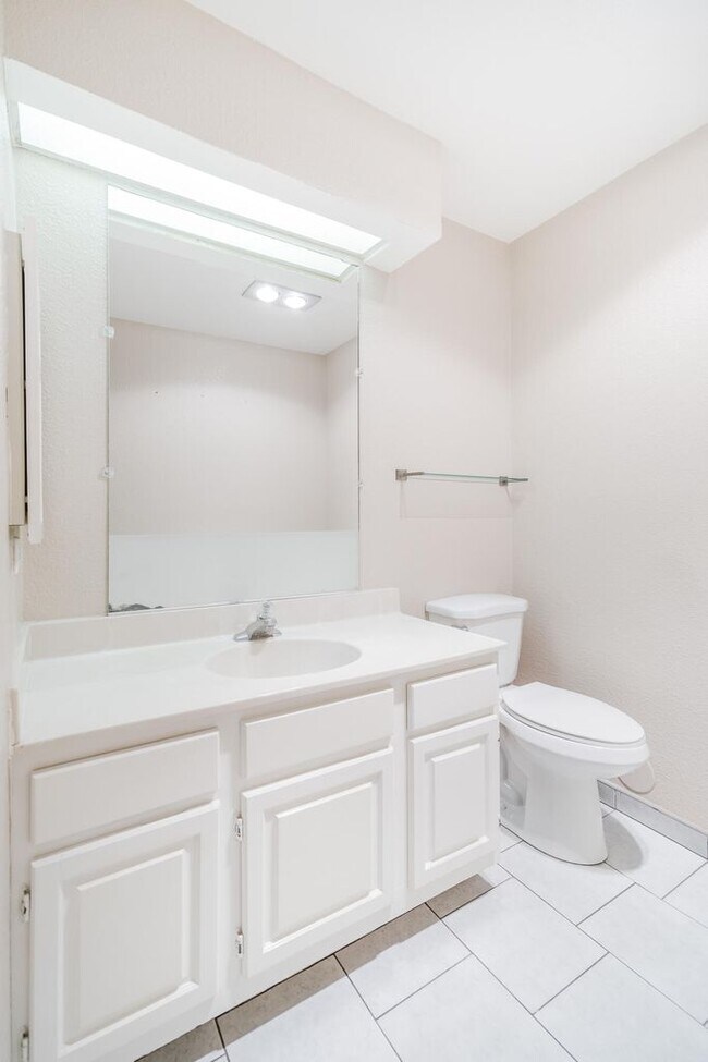 Building Photo - 763 Espada Dr