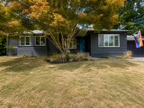 Building Photo - Stunning Single-Level 3 Bedroom, 3 Bathroom Retreat with Designer Kitchen & Park-Like Backyard
