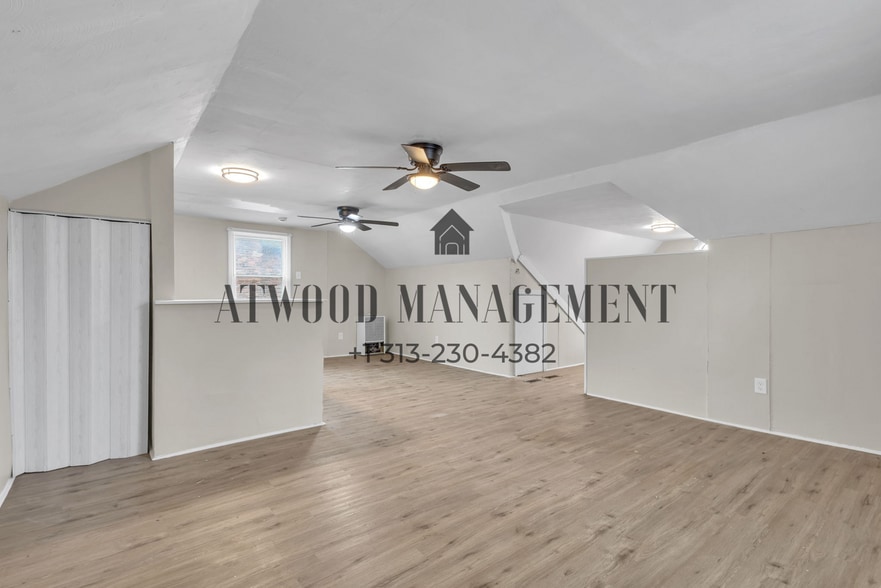 Building Photo - This beautifully updated 3-bedroom, 1-bath single-family home is ready for move-in!