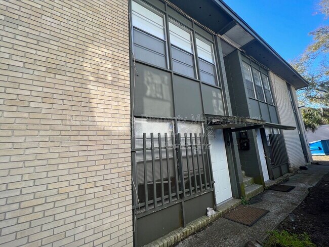 Building Photo - 1318 Sydney Pl